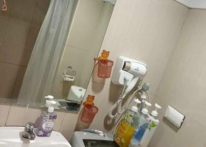 241-1br -1bed 1 Extra Mattress Apartment *